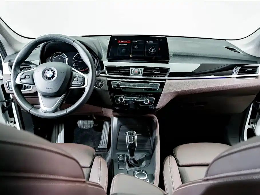 BMW X1 2021 sDrive20Li Fashion фото 12