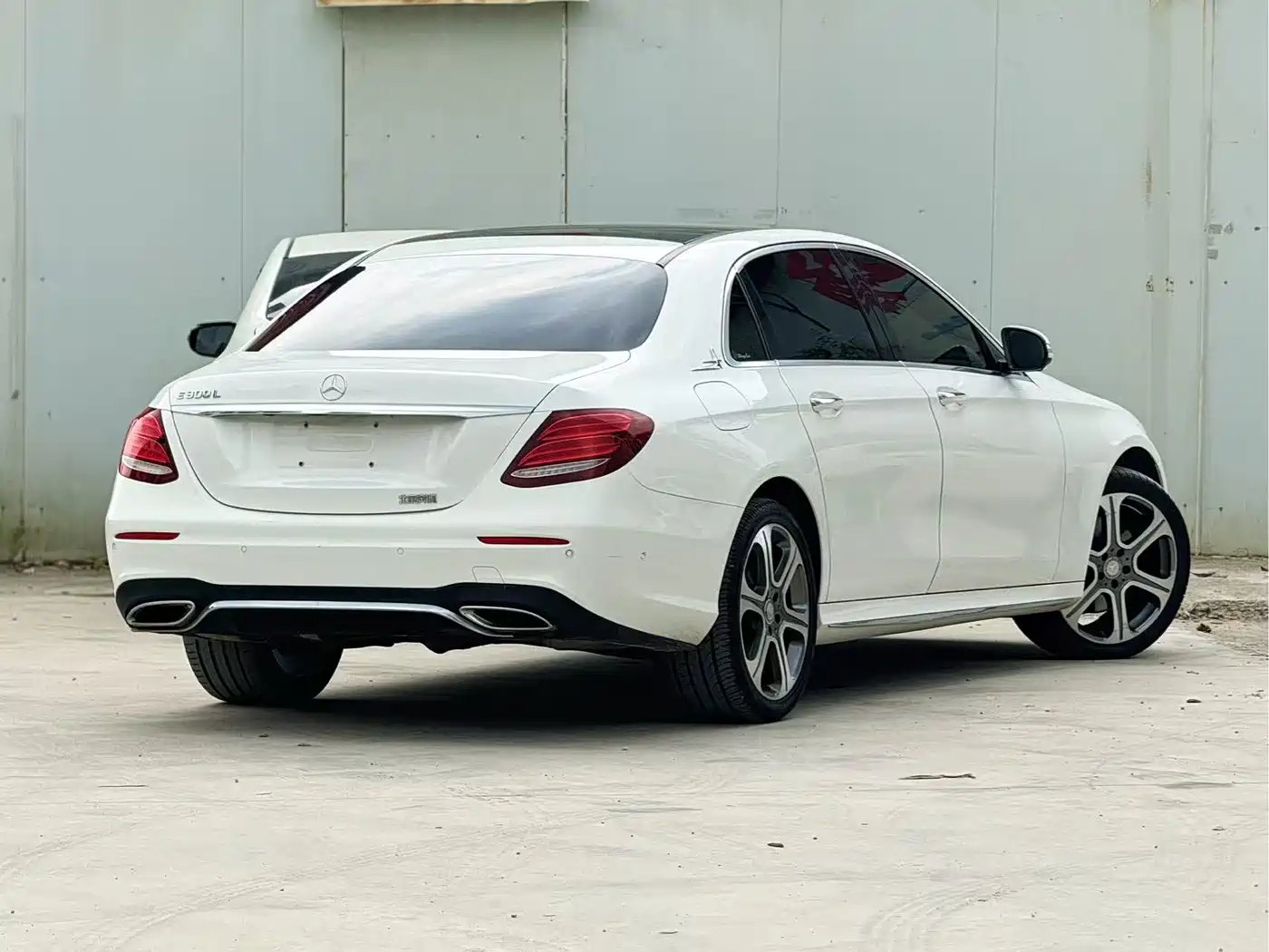 Mercedes-Benz E-Class 2016 E 300 L Sport Luxury фото 3