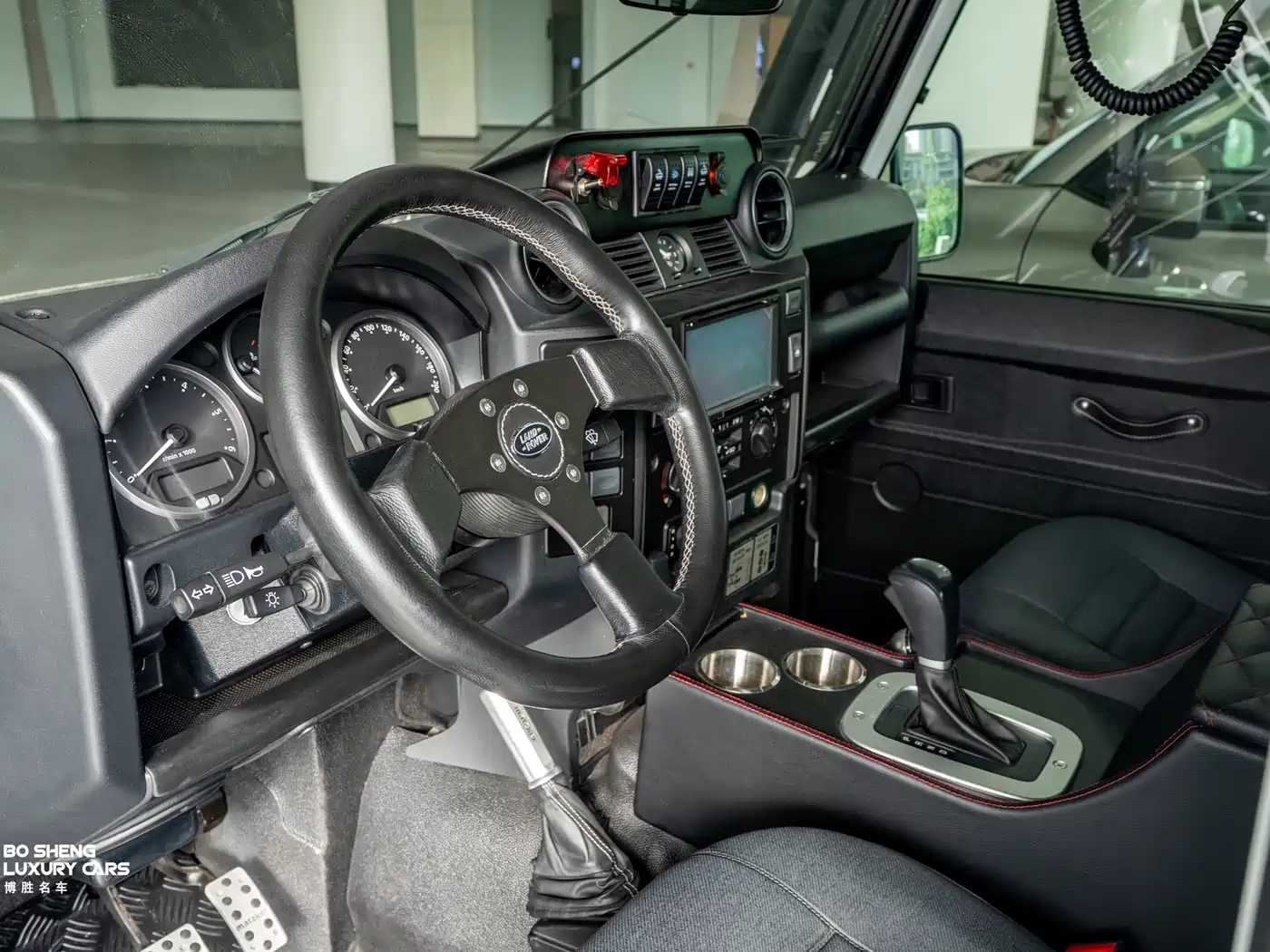 Land Rover Defender фото 49