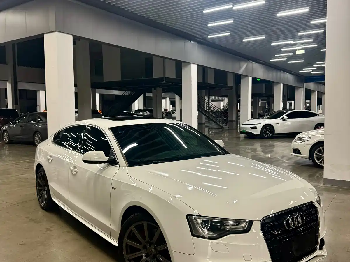Photo 10 - Audi A5 (Import)