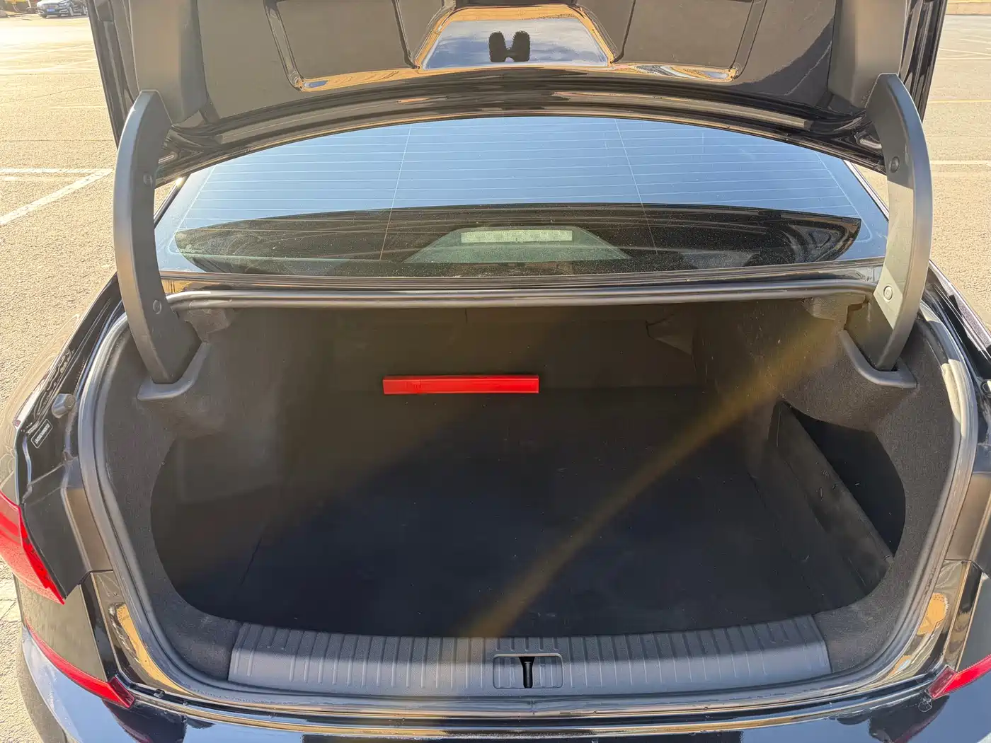 Volkswagen Passat 2022 280TSI Elite Edition фото 19