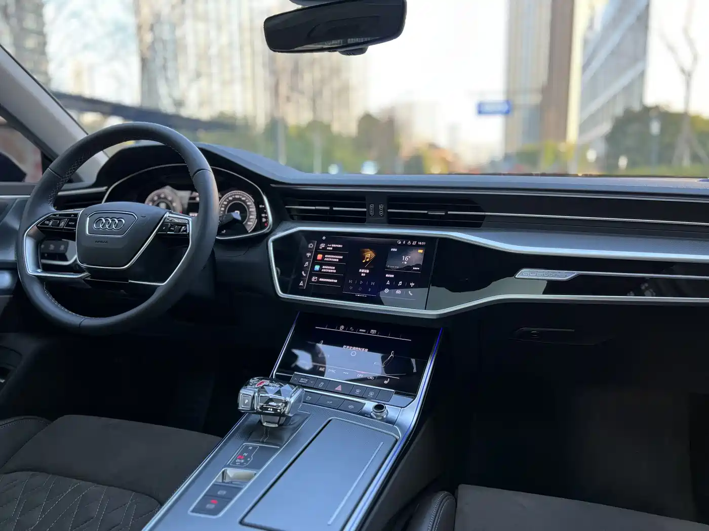 Audi A7L 2024 45TFSI quattro S-line Vision Edition Crystal Package фото 17