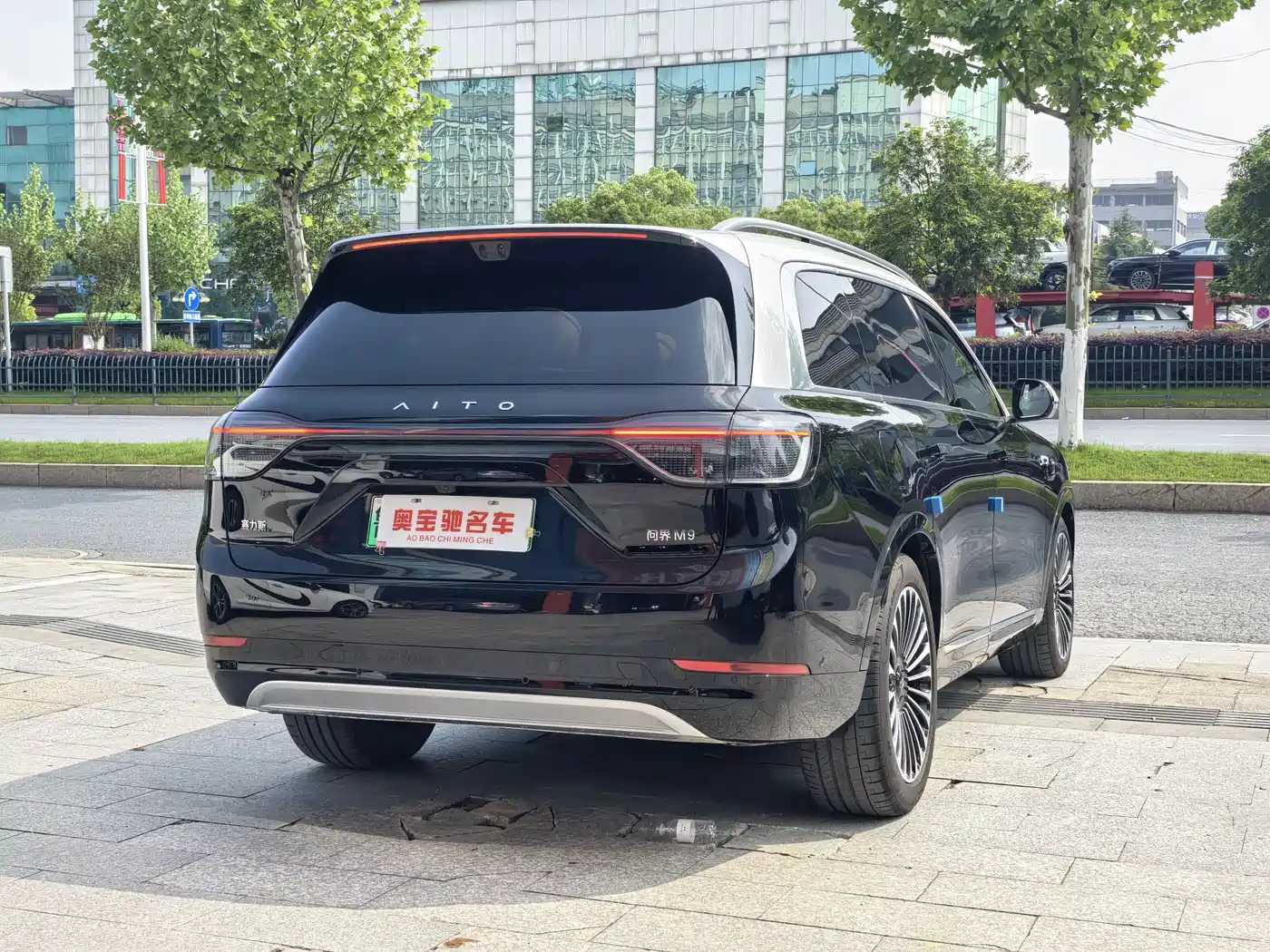 AITO Wenjie AITO M9 2025 Extended Range Ultra 52kWh 6-Seater фото 3