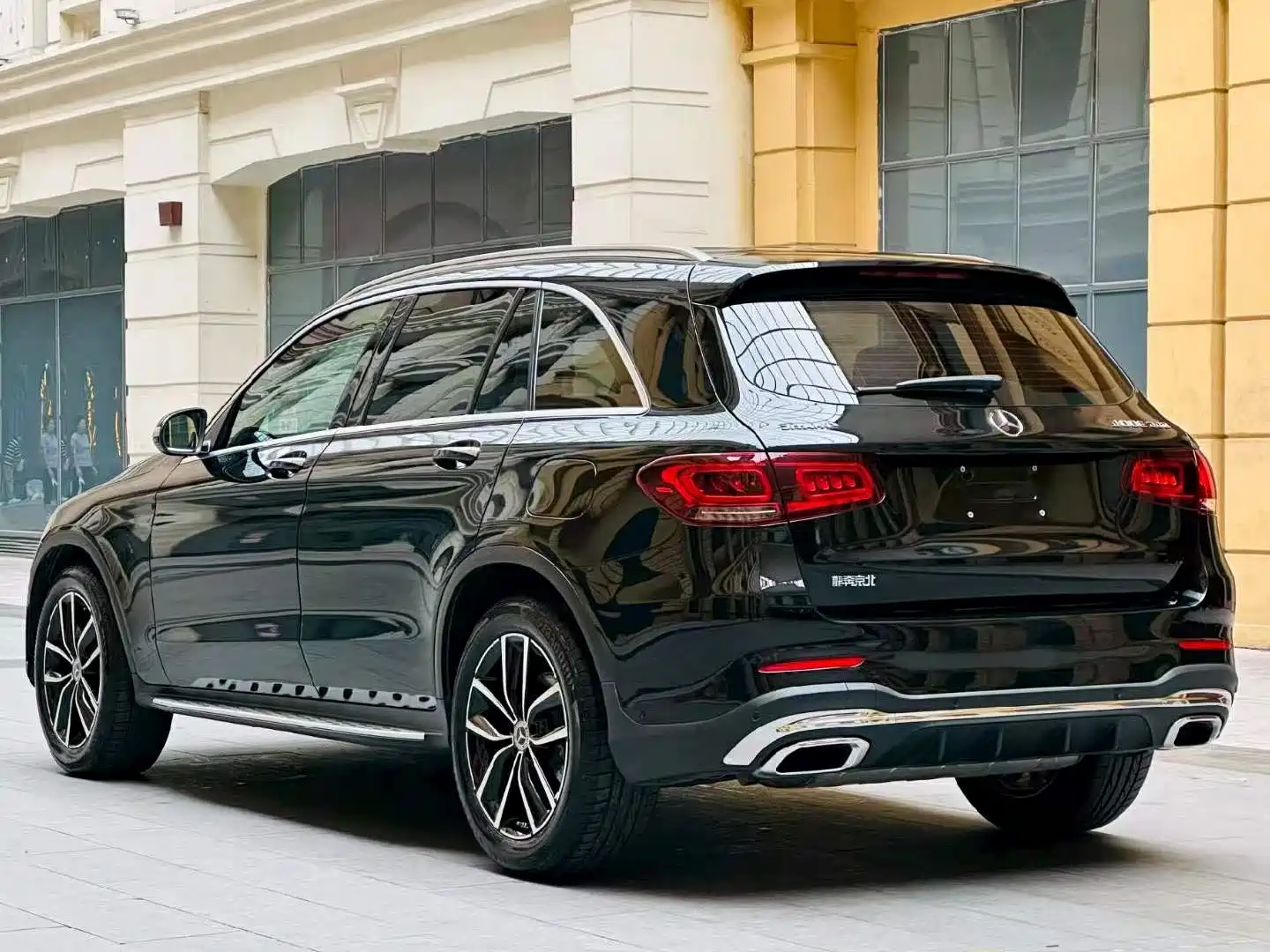 Фото 9 - Mercedes-Benz GLC
