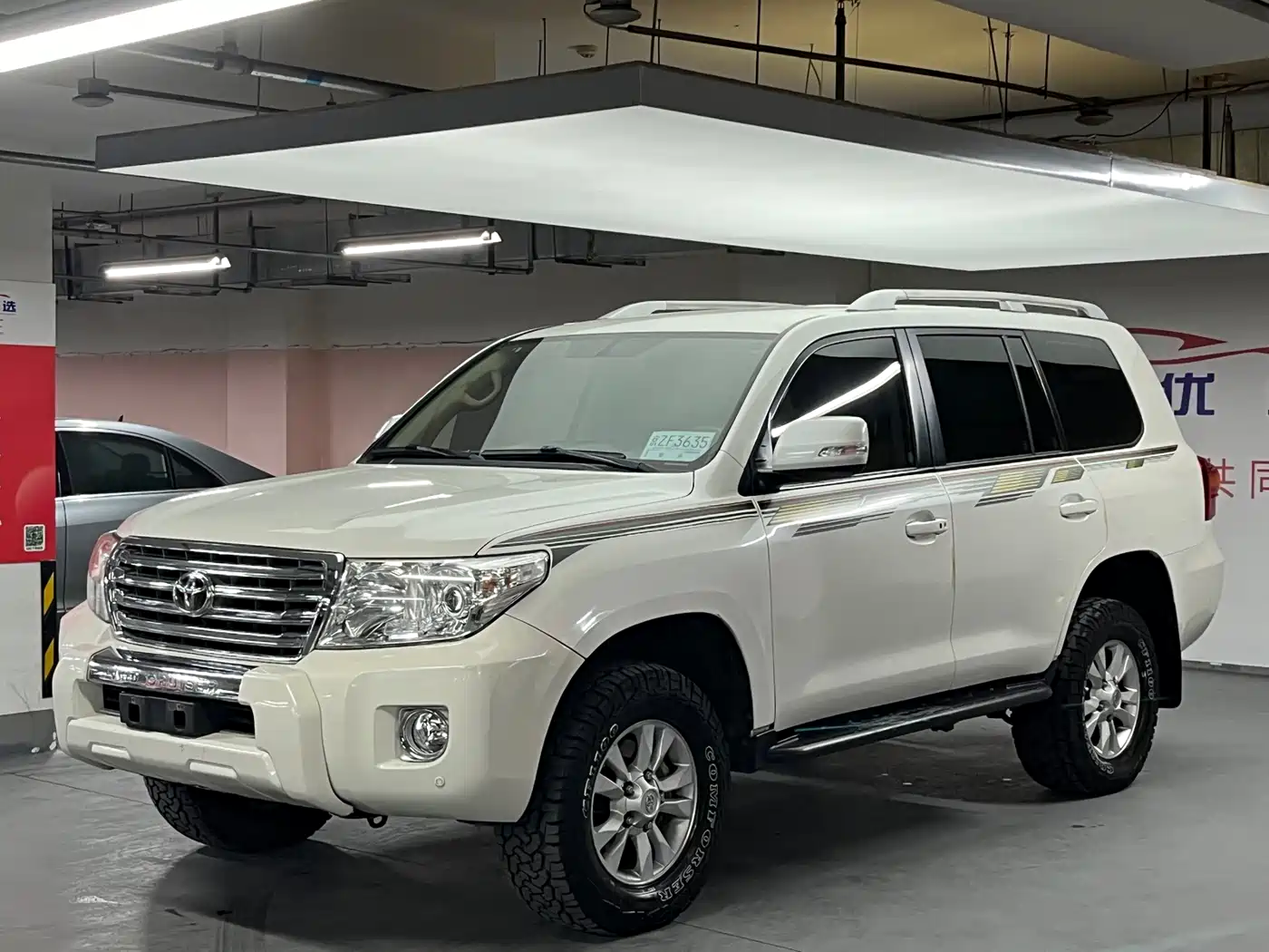 Toyota Land Cruiser (Import) 2015 4.0L V6 Middle East Limited Edition фото 2