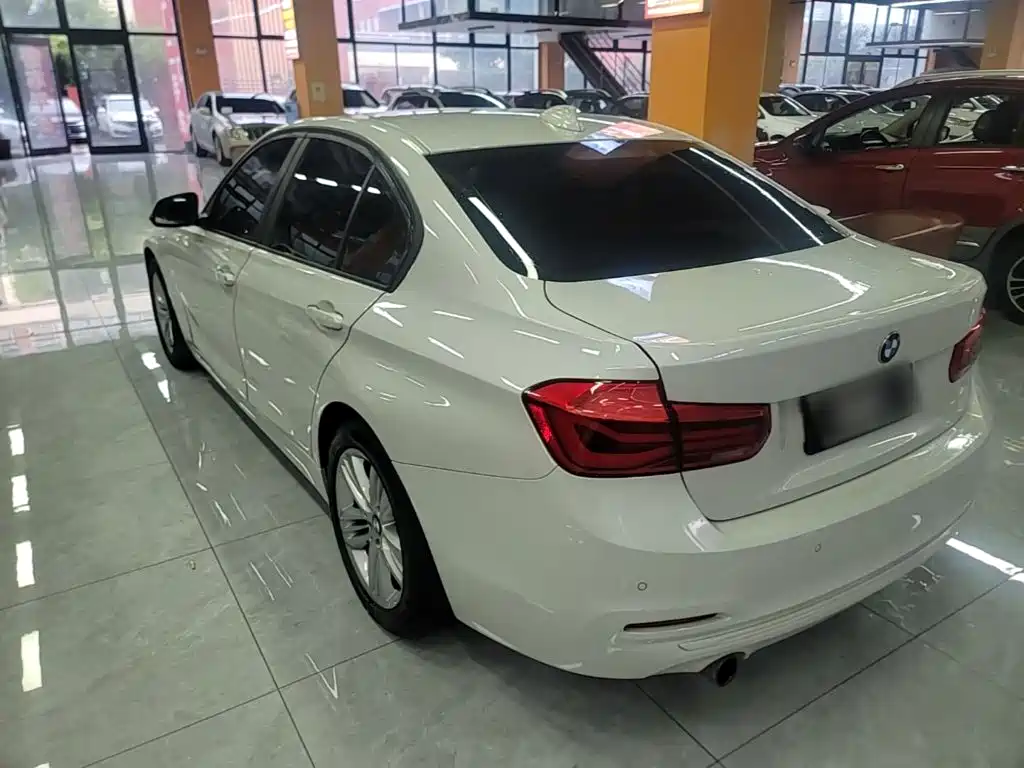 Фото 5 - BMW 3 Series