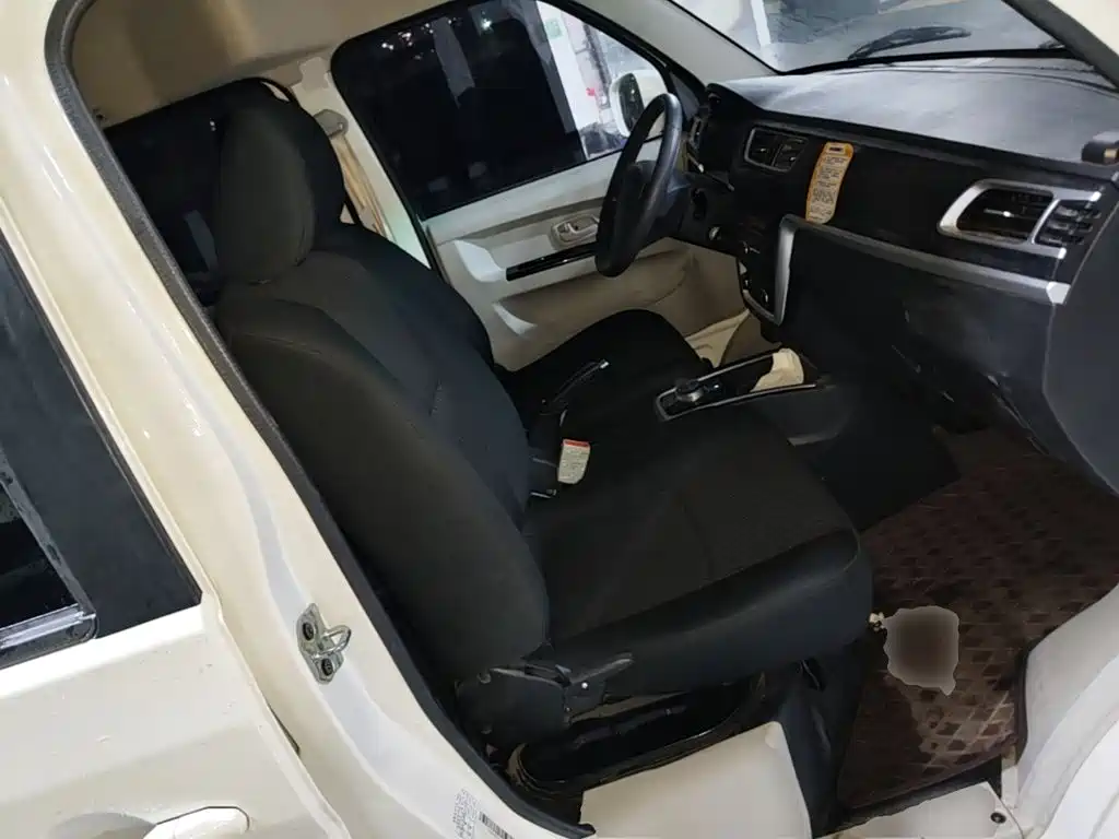 SRM Xinyuan Good Luck 2026 2025 Voyage Edition BYD 42.3kWh 305km 6-seater