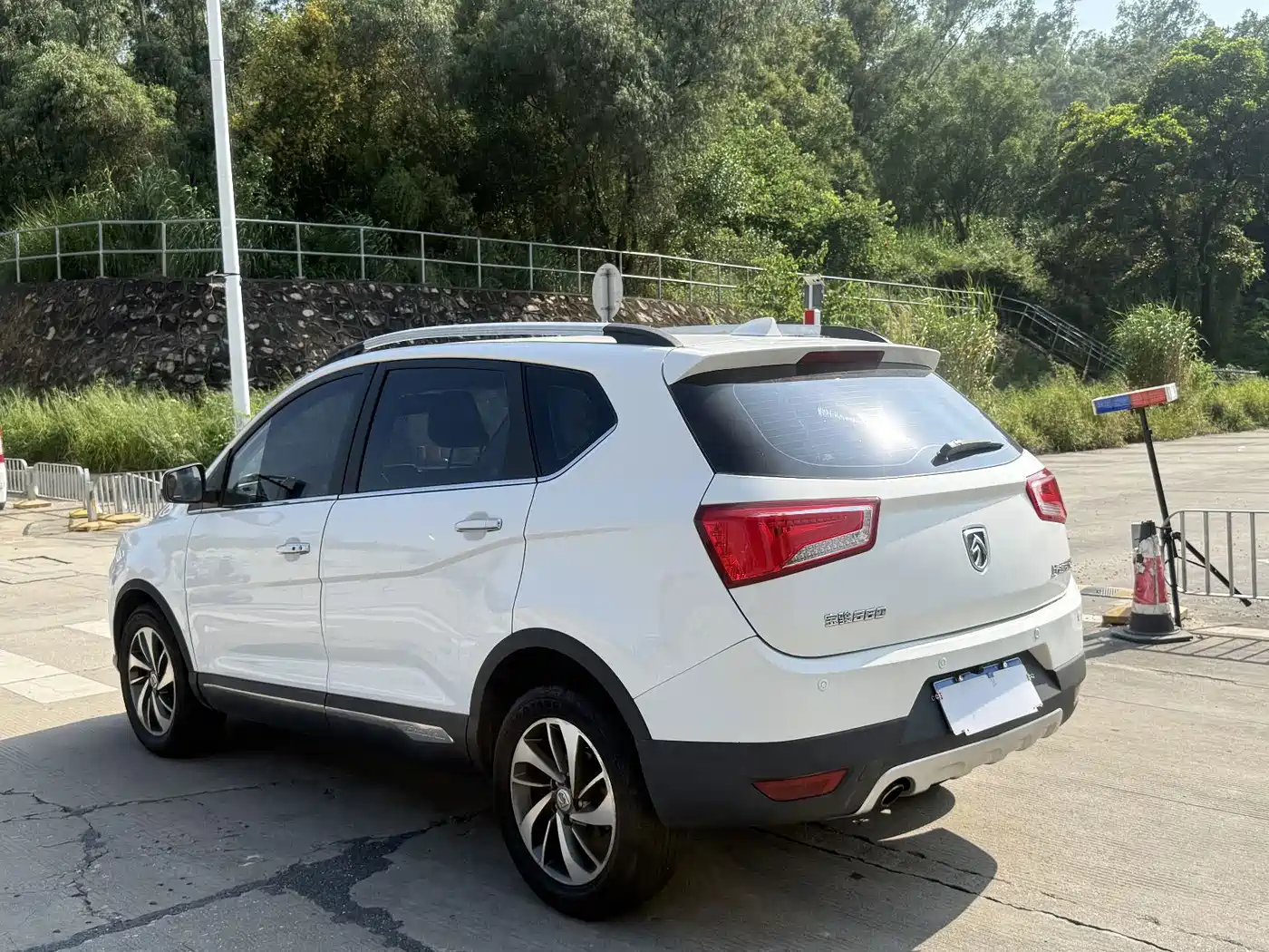 Baojun 560 2016 2016 1.8L iAMT Elite