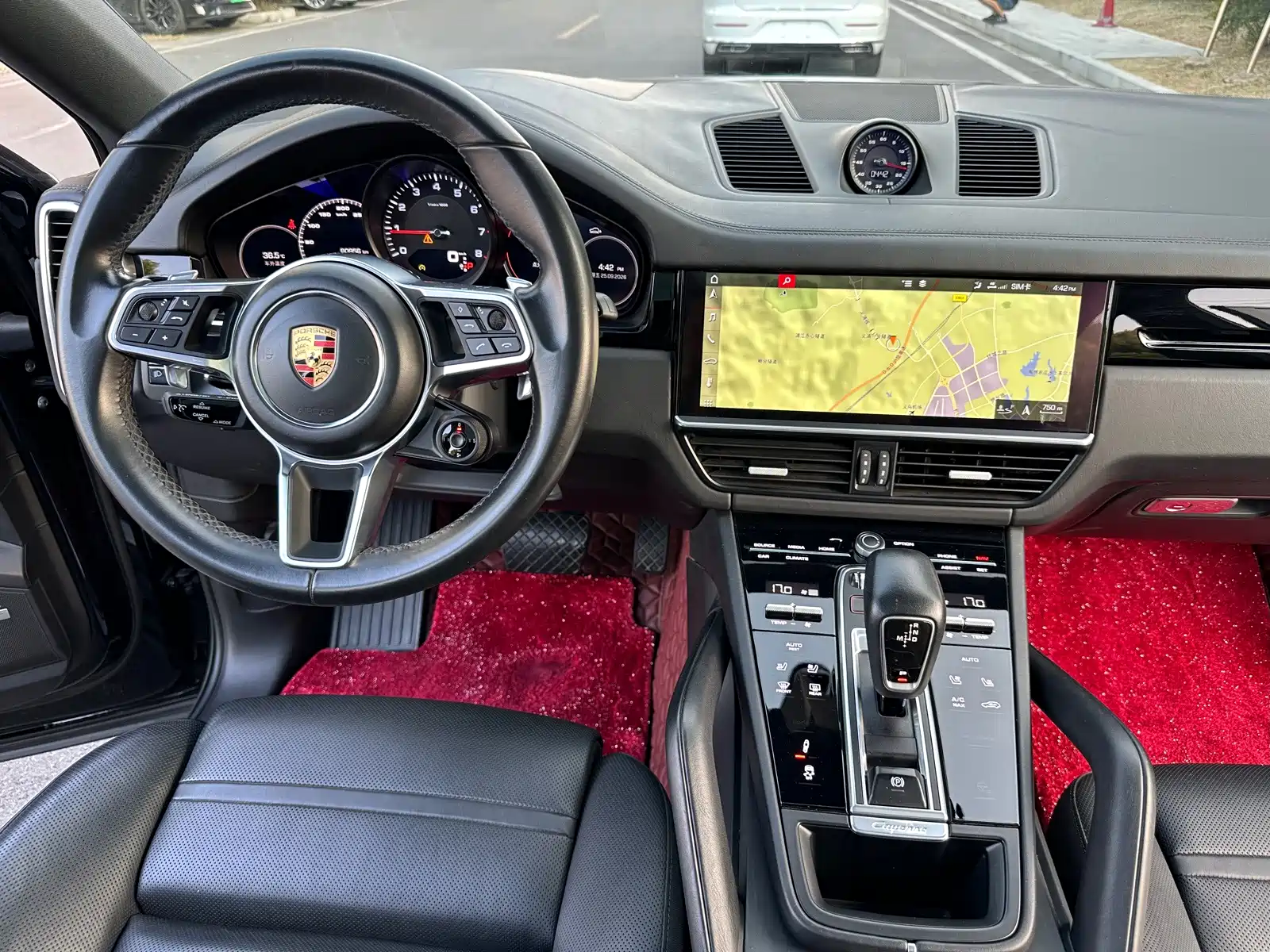 Фото 12 - Porsche Cayenne