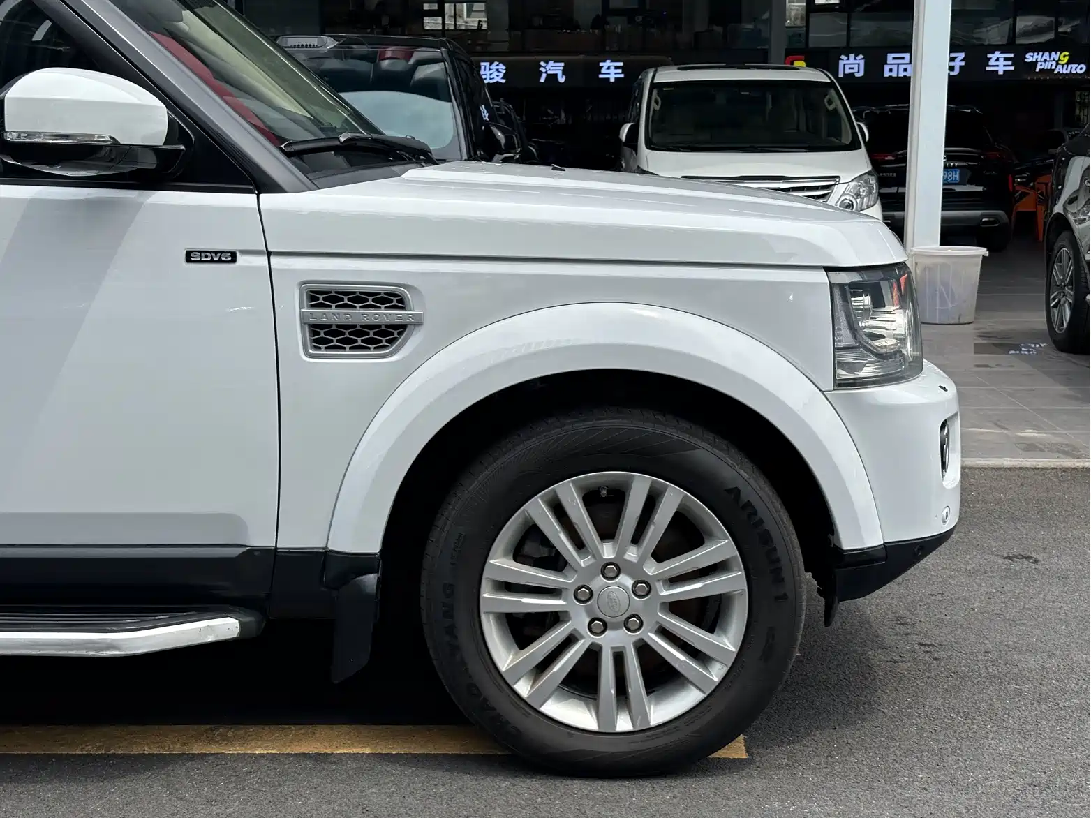Фото 10 - Land Rover Discovery