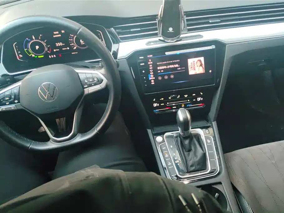 VOLKSWAGEN MAGOTAN GTE PLUG IN HYBRID