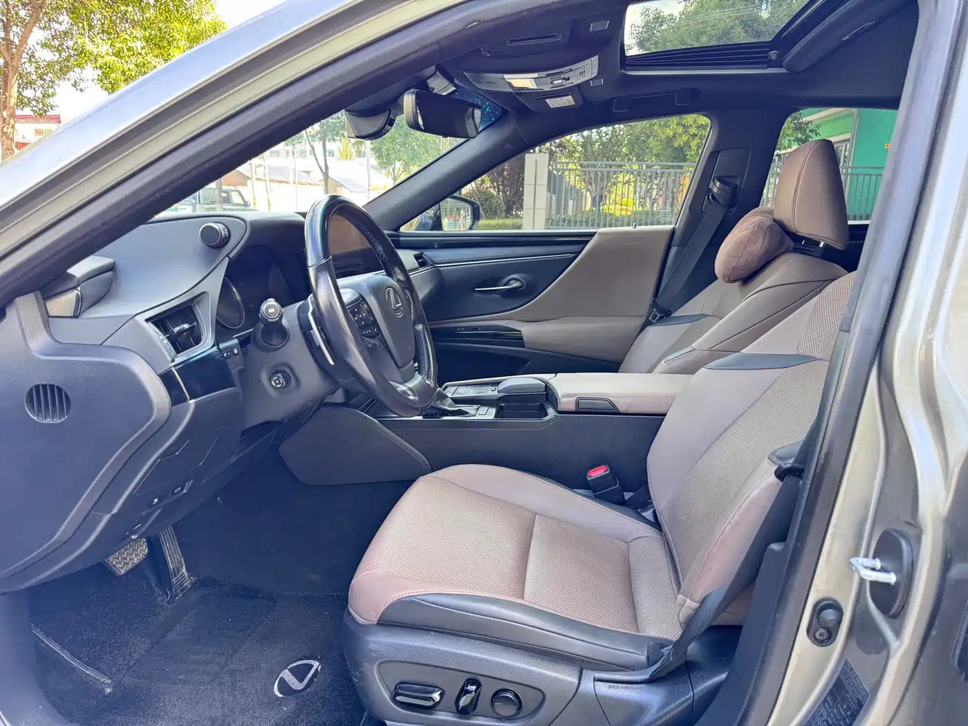 Lexus ES 2022 200 Excellence Edition фото 7