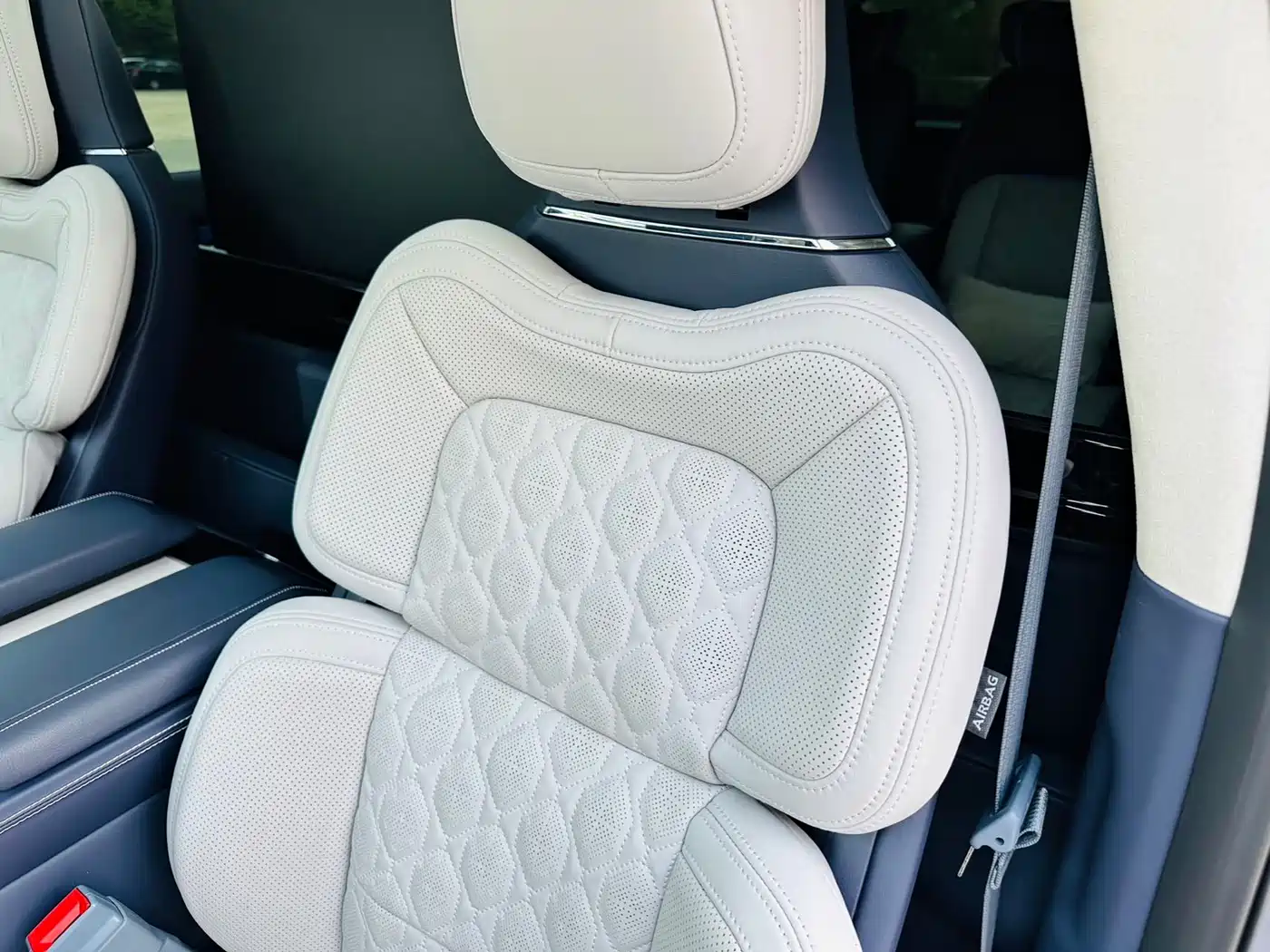 LINCOLN NAVIGATOR ONE