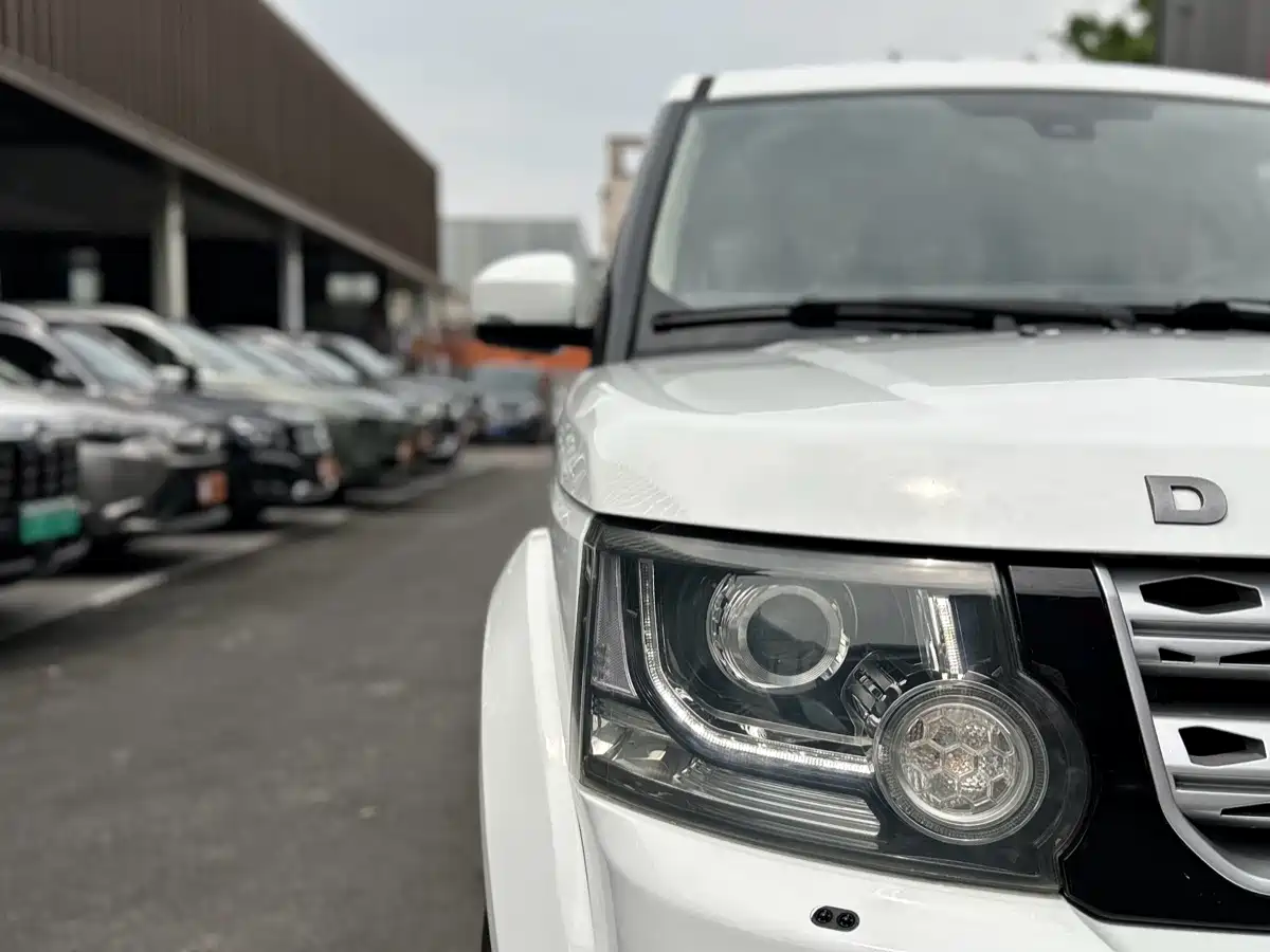 Фото 11 - Land Rover Discovery