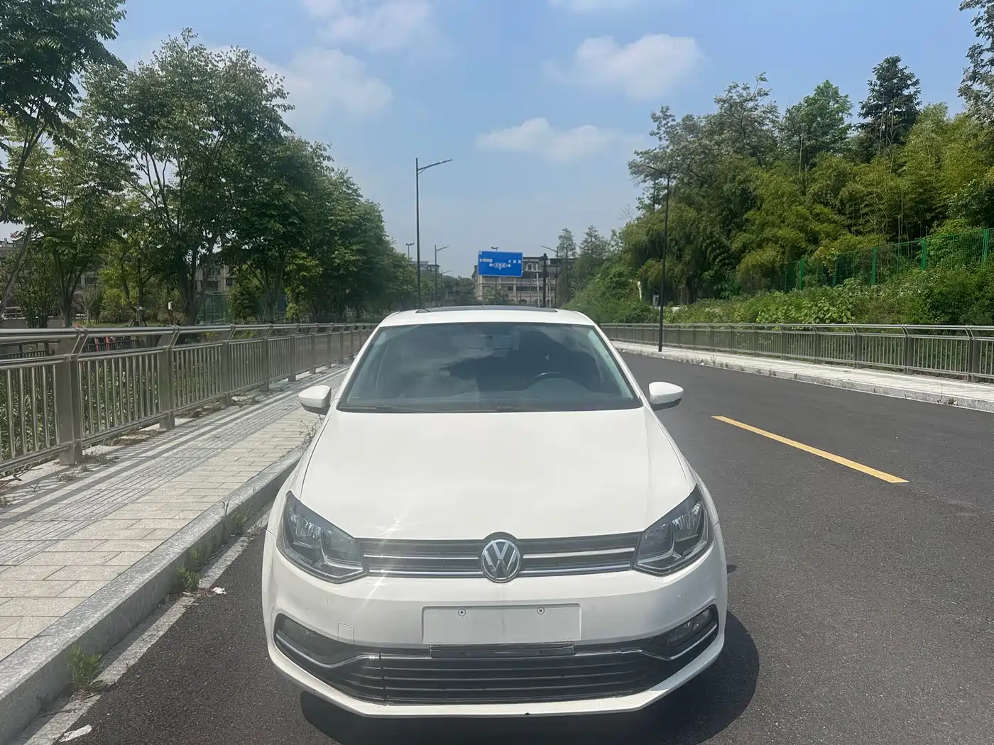 Volkswagen Polo 2016 1.6L Automatic Comfort фото 2