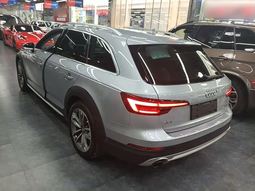 Audi A4 (Import) 2019 2019 45 TFSI allroad quattro Fashion