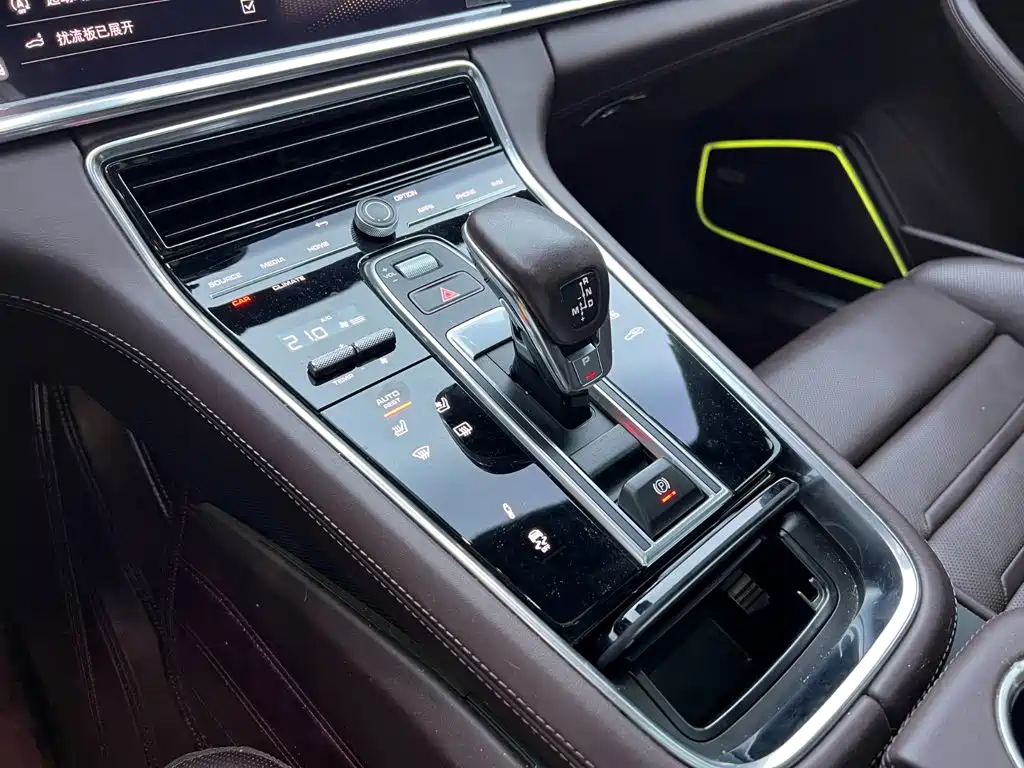 Фото 13 - Porsche Panamera