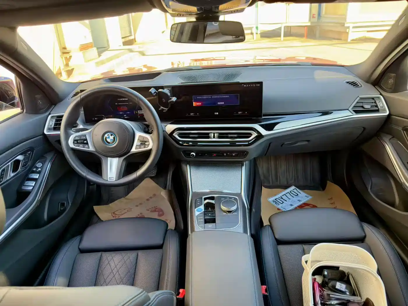BMW i3 2023 eDrive 40 L Shadowline Package фото 8