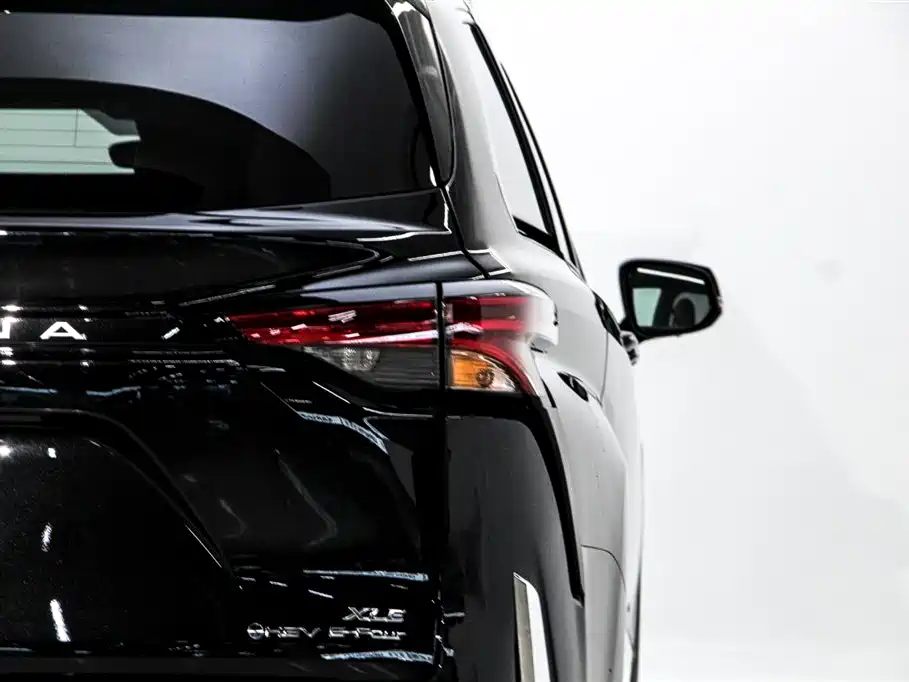 Toyota Sienna 2026 2.5L Hybrid AWD Luxury Edition фото 30