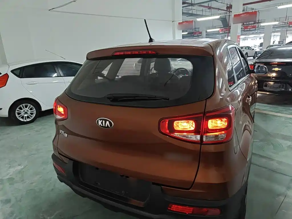 Photo 6 - Kia KX3