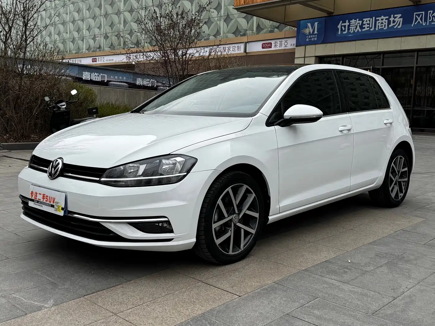 Volkswagen Golf 2020 280TSI DSG Luxury фото 2
