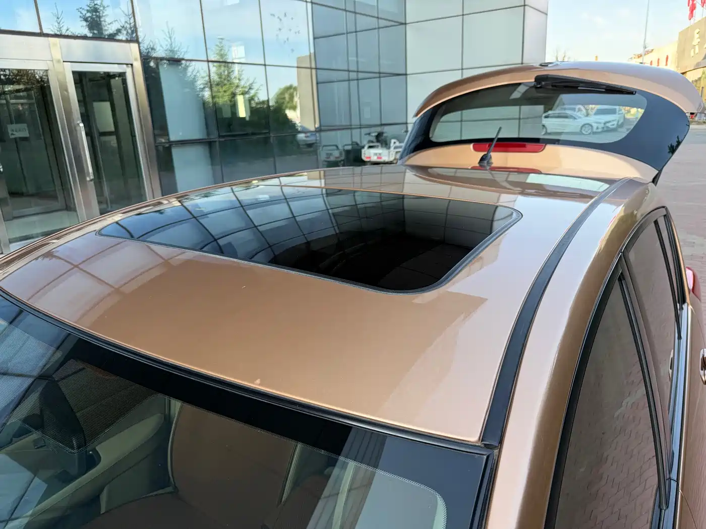 Photo 15 - Nissan Tiida