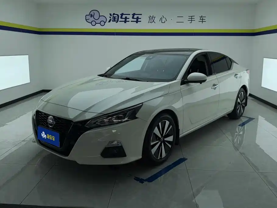 Фото 1 - Nissan Teana