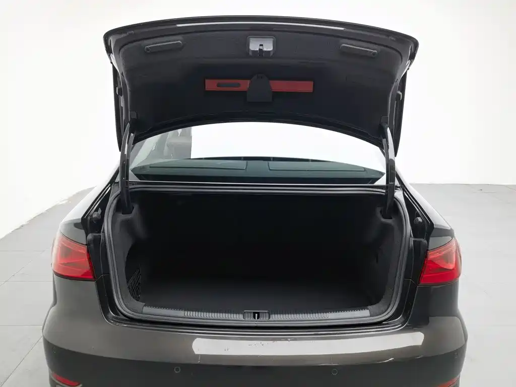 Audi A3 (Import) 2014 2014 Limousine 40 TFSI S line Comfort