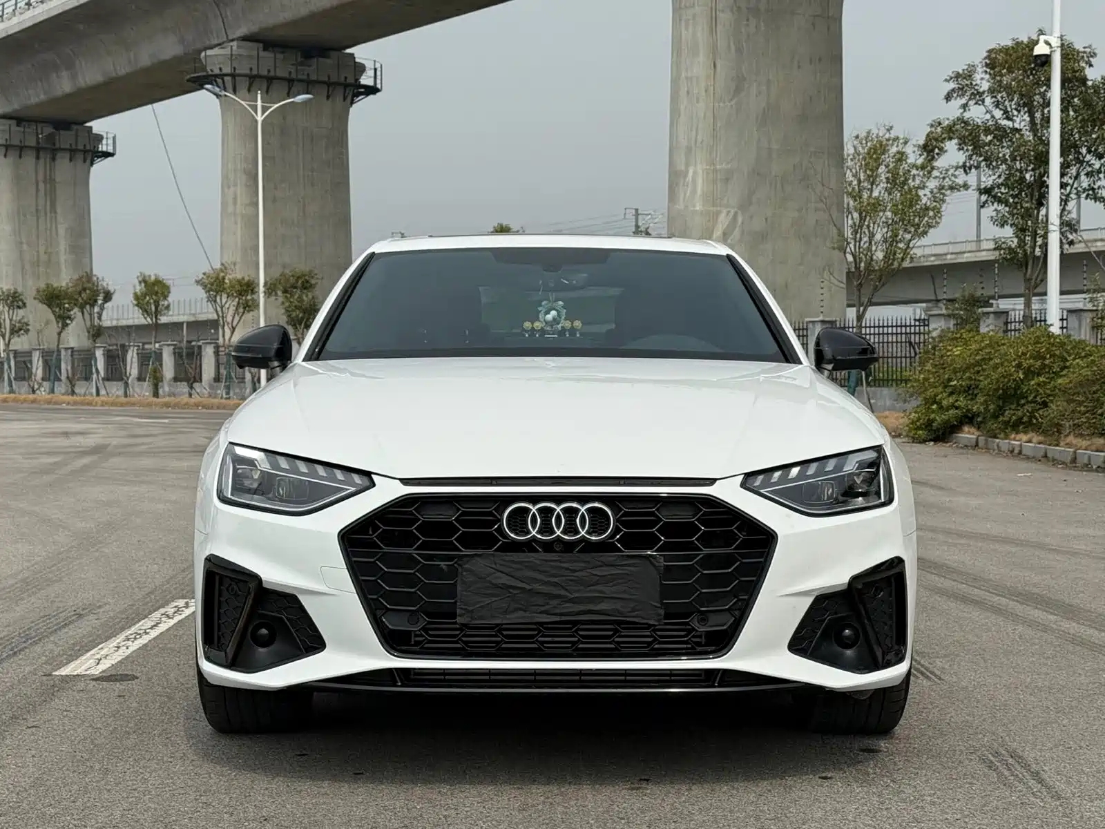 Фото 1 - Audi A4L
