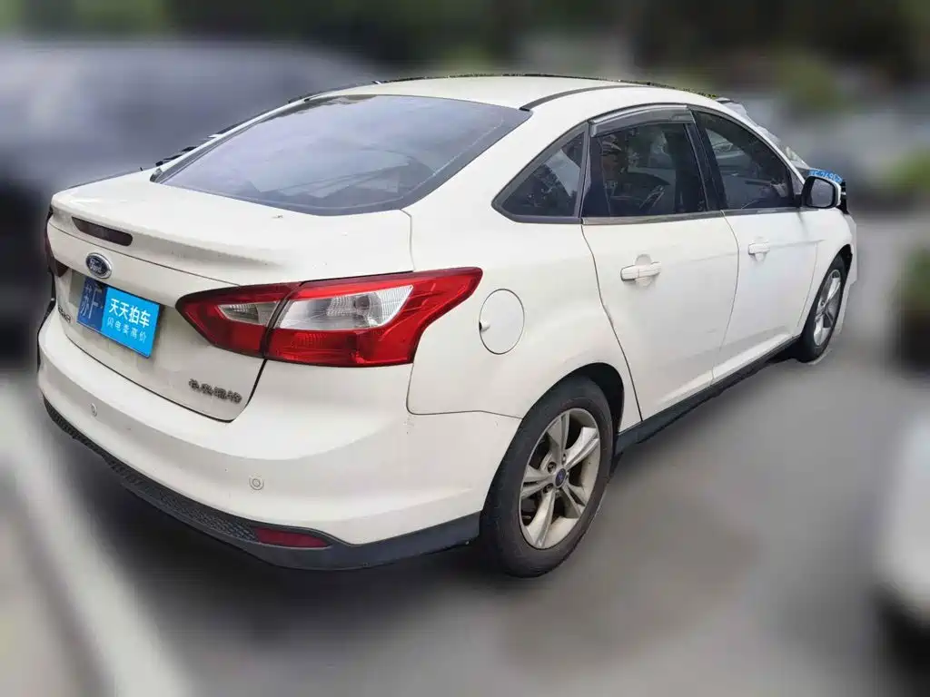 Фото 5 - Ford Focus
