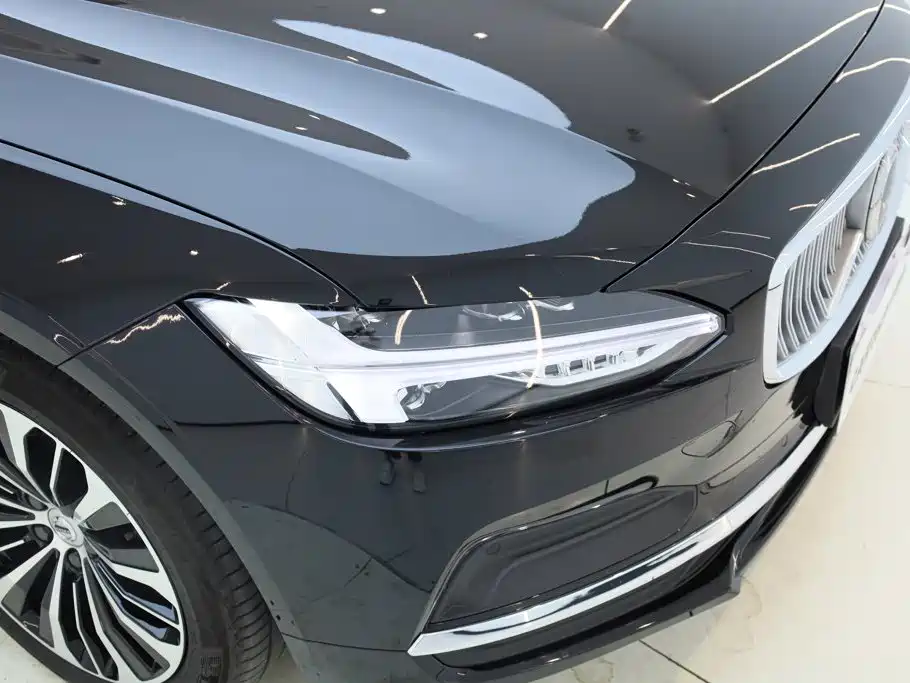 Volvo S90 2025 2025 B5 Zhiyi Luxury Edition