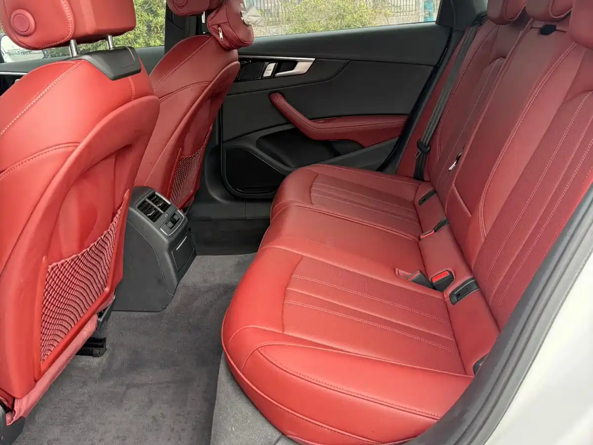 Audi A4L 2025 2024 40 TFSI Luxury Dynamic