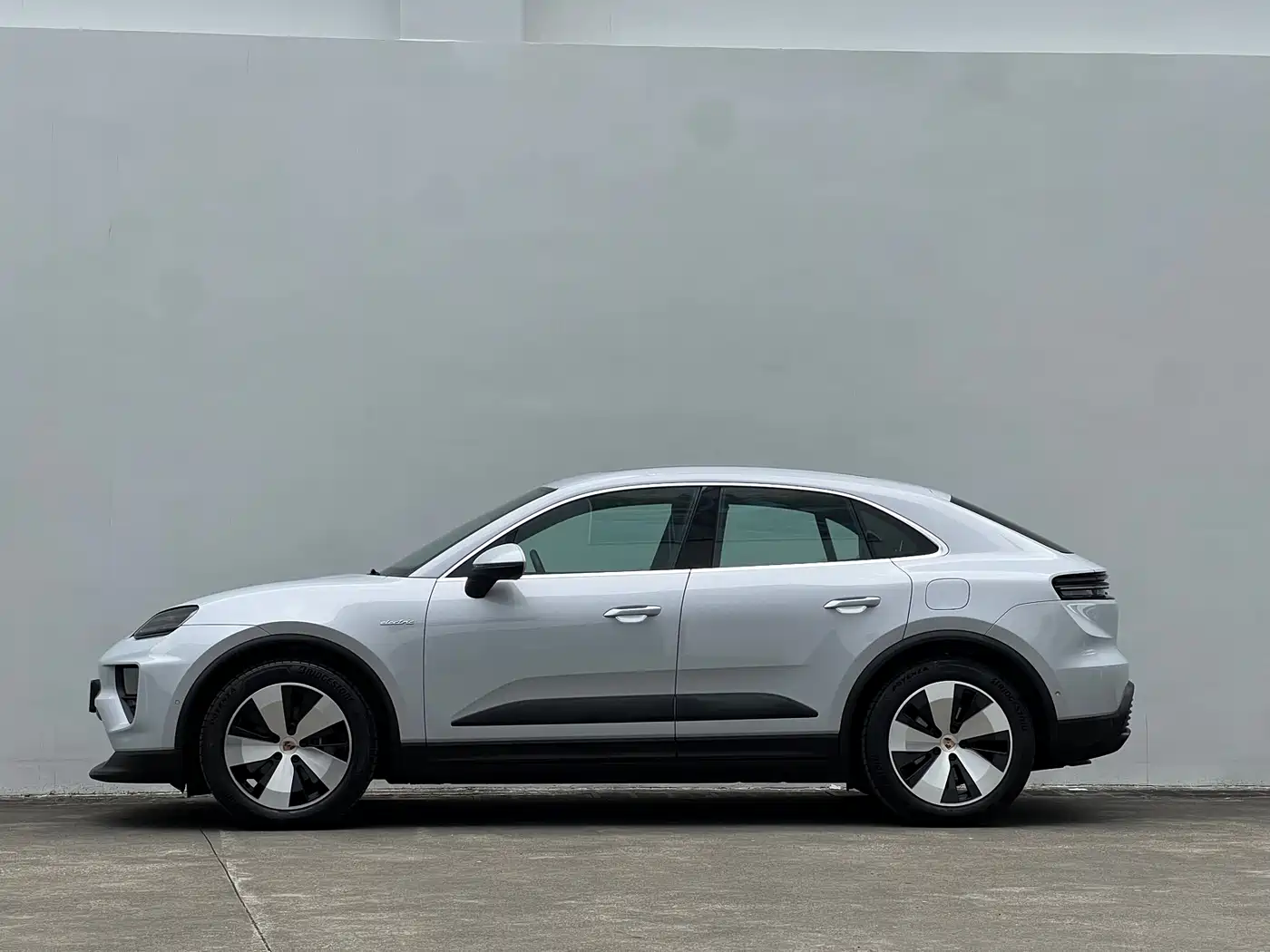 PORSCHE MACAN NEW ENERGY