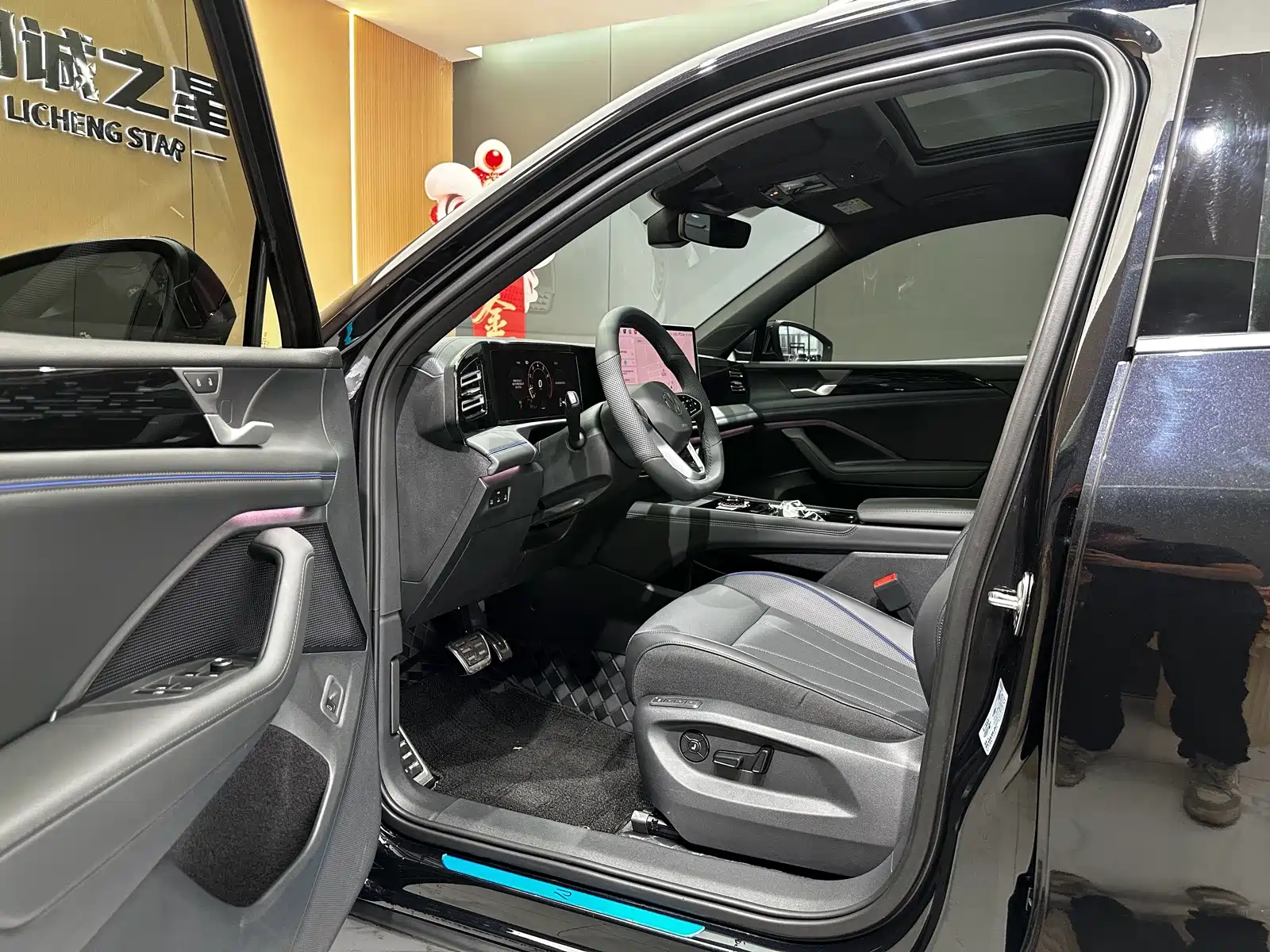 Фото 8 - Volkswagen Tiguan L