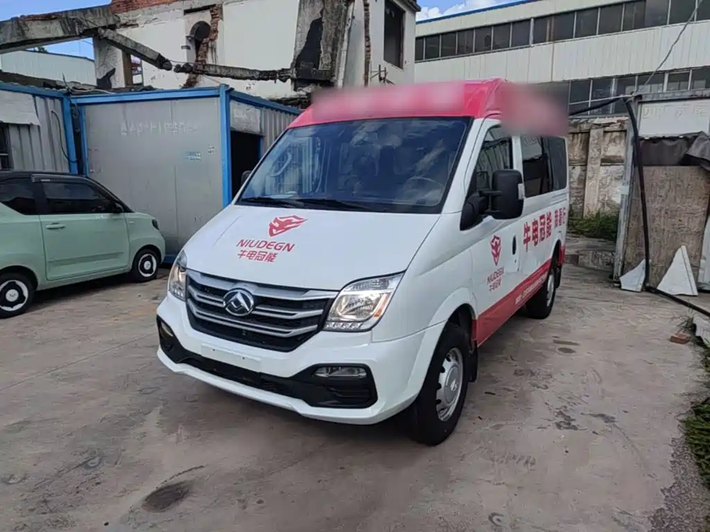 SAIC Maxus Xintu V80 2024 2024 Model Year Aoyunton Value Edition 6MT Short Wheelbase Medium Roof 127Ps 5/6-Seater