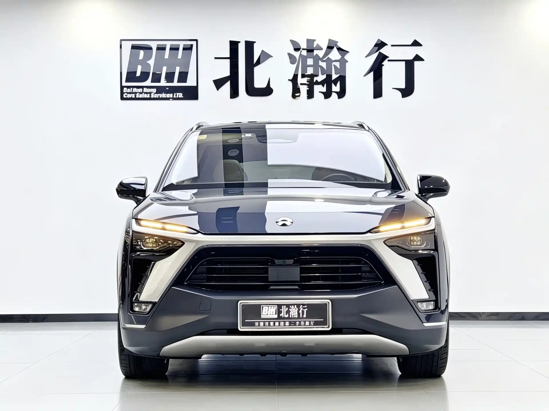 Фото 2 - NIO ES8