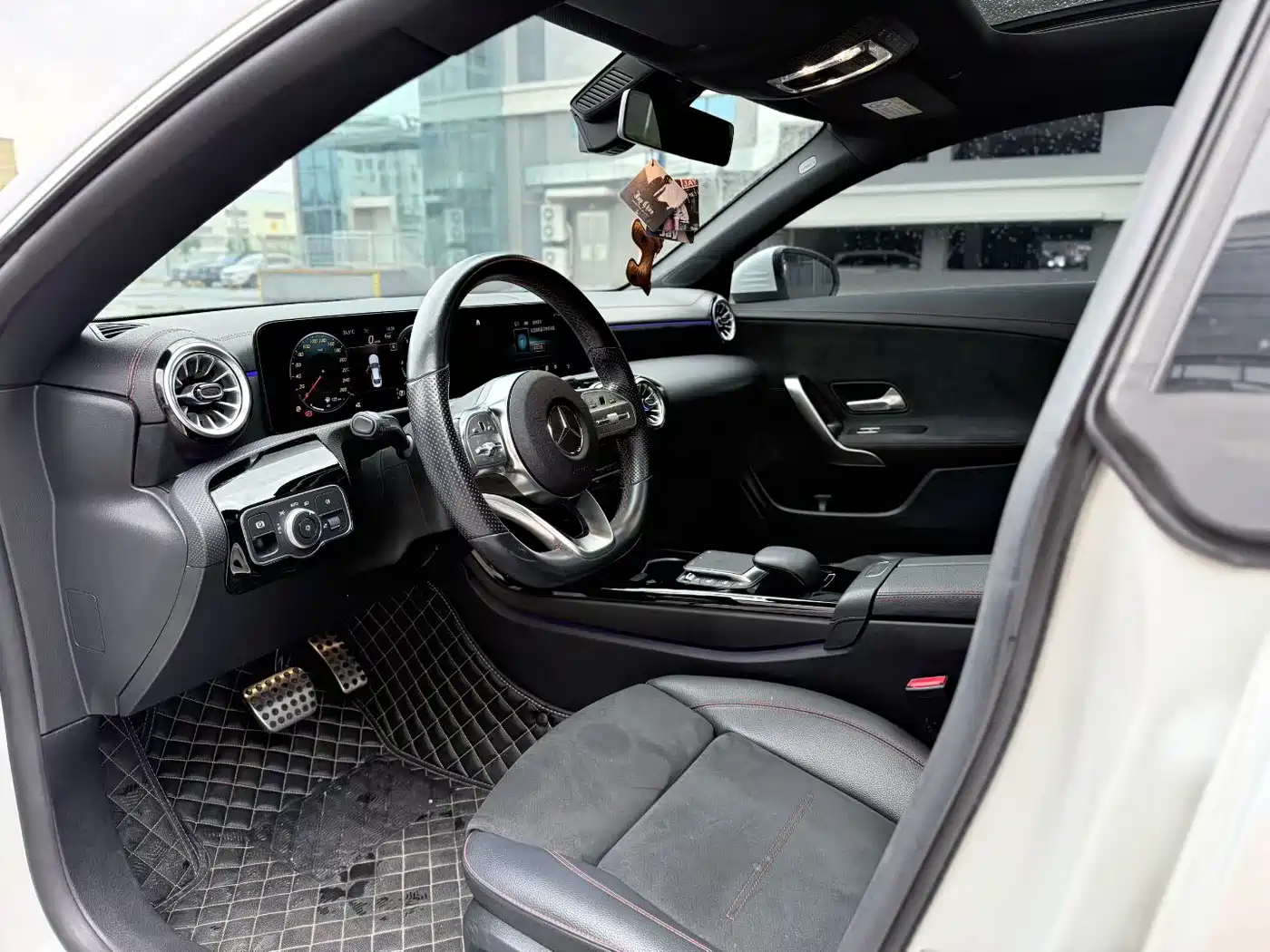 Mercedes-Benz CLA (Import) 2021 CLA 200 фото 7