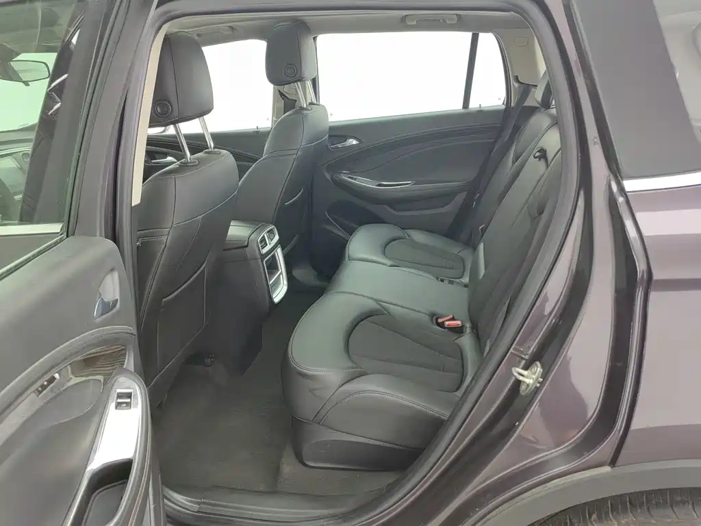 Фото 15 - Buick Envision Plus