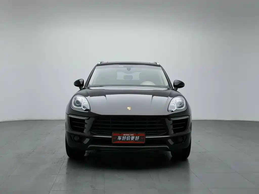 Photo 3 - Porsche Macan