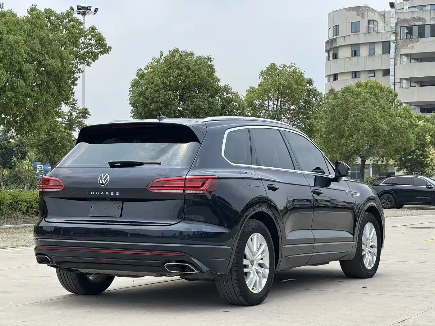 VOLKSWAGEN TOUAREG