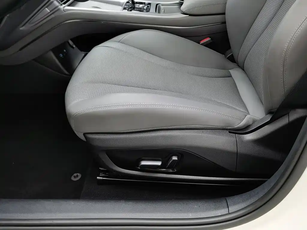 BYD Seal 2024 2024 Glory Edition DM-i 1.5L 121km Luxury