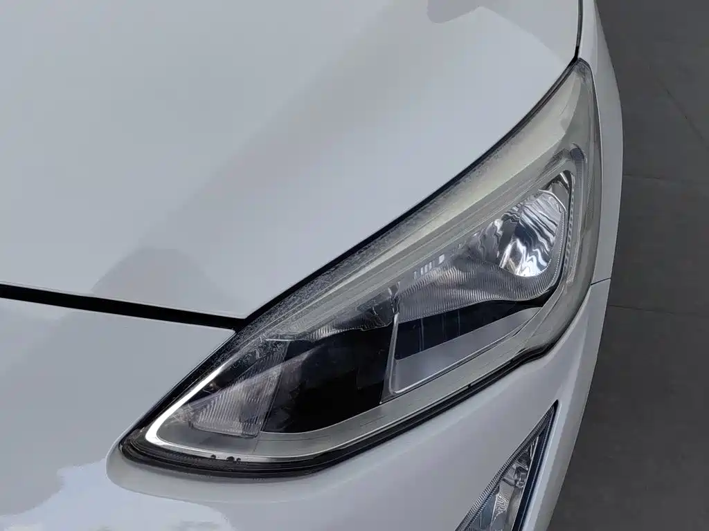 Фото 7 - Ford Focus