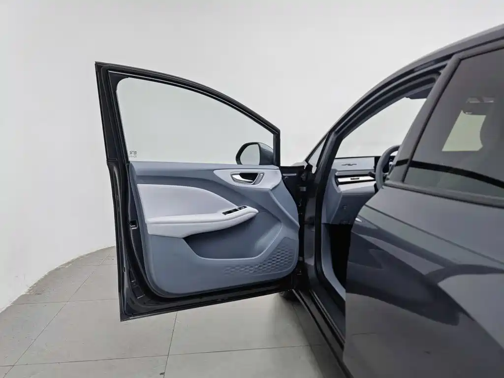 MG MG4 EV 2026 2025 Base Model