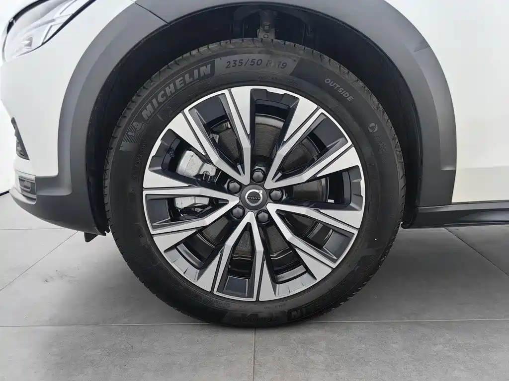Volvo V90 2026 2025 Cross Country B5 AWD Smart Elite Edition