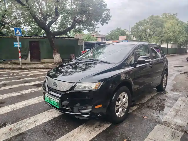 BYD e6