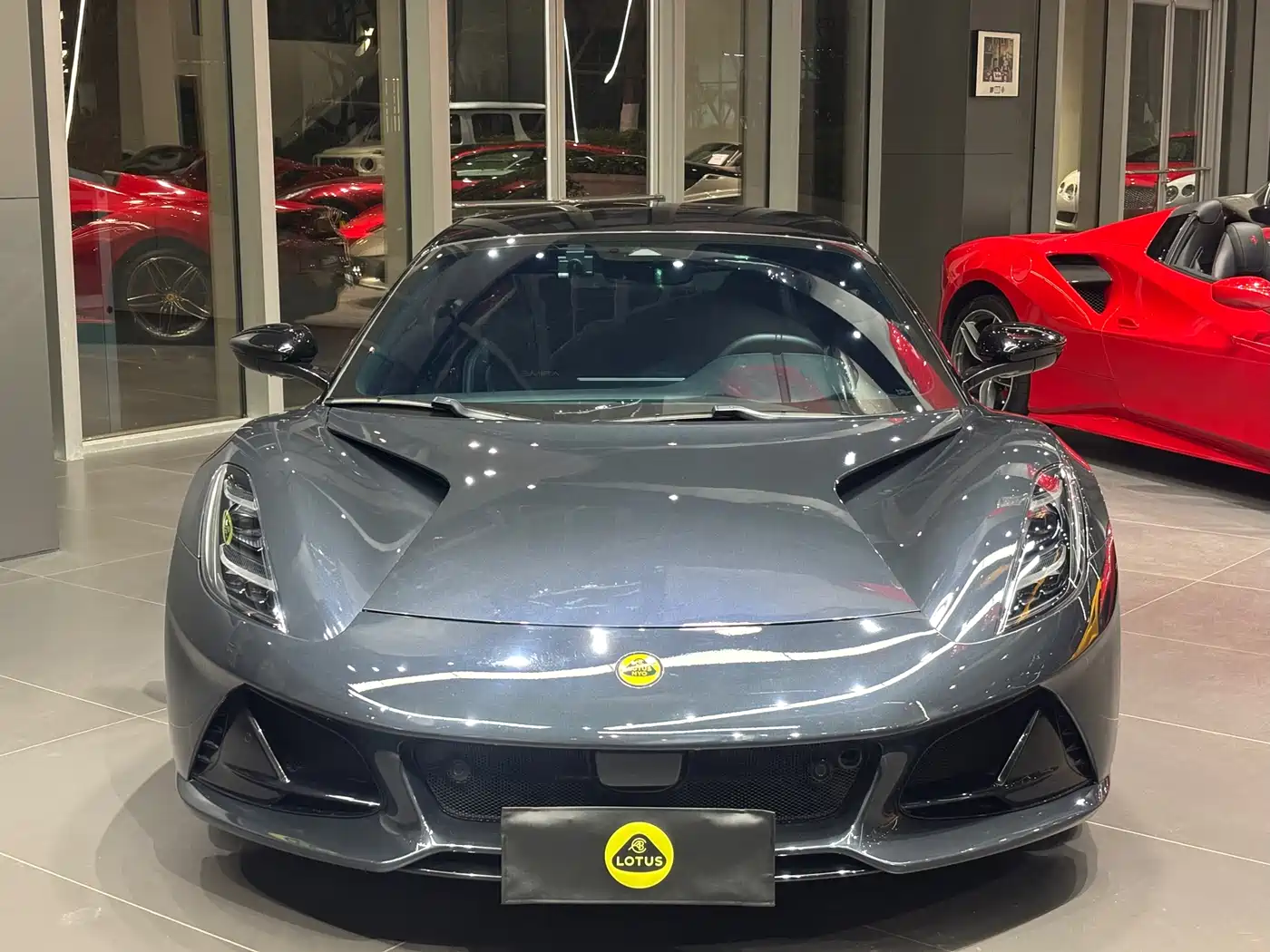 Lotus Cars EMIRA 2021 2.0T DCT First Edition фото 8