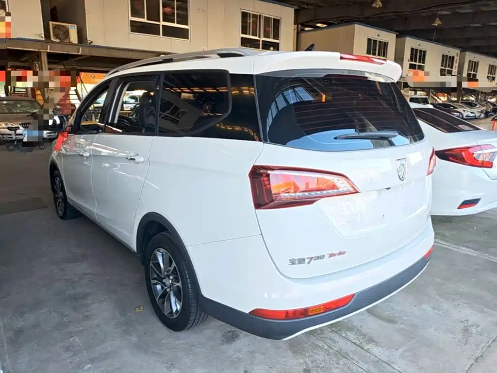 Baojun 730 2020 2019 1.5T CVT Flagship Edition 7-Seater China VI