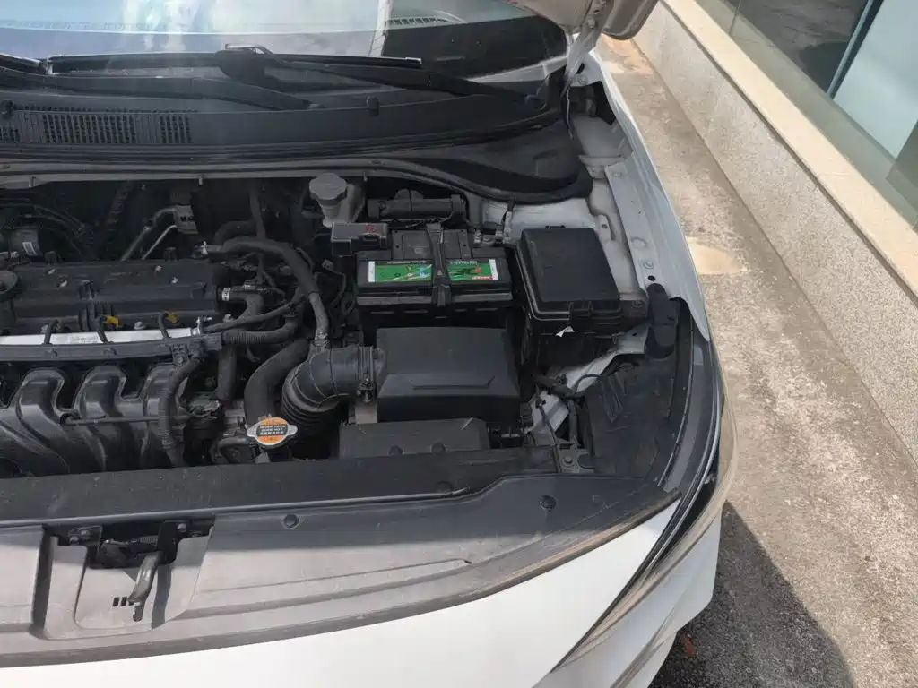 Фото 21 - Hyundai Elantra