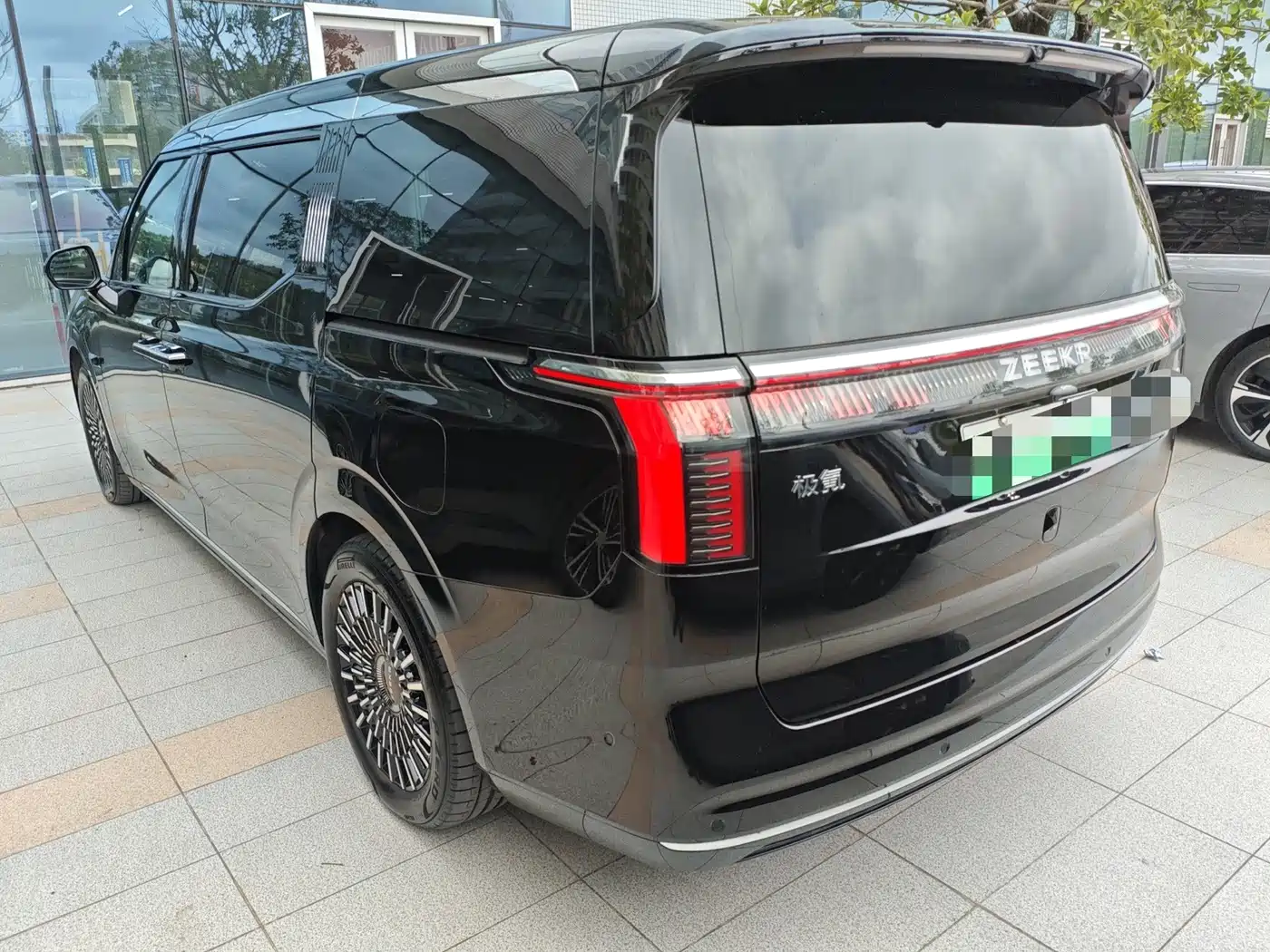 ZEEKR 009 2025 2024 7-Seat Aisle Version 108kWh