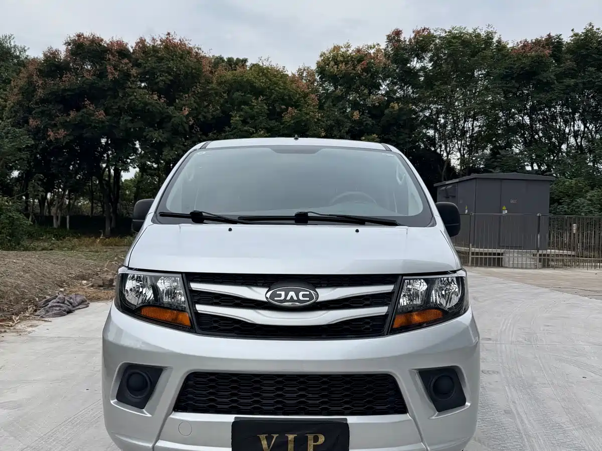 Фото 2 - JAC Refine M3